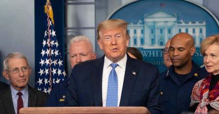 Koronawirus w Europie. Donald Trump chciał kupić niemiecką firmę, pracującą nad szczepionką