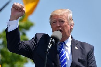 Trump opóźnia cła na chiński eksport. "Gest dobrej woli"