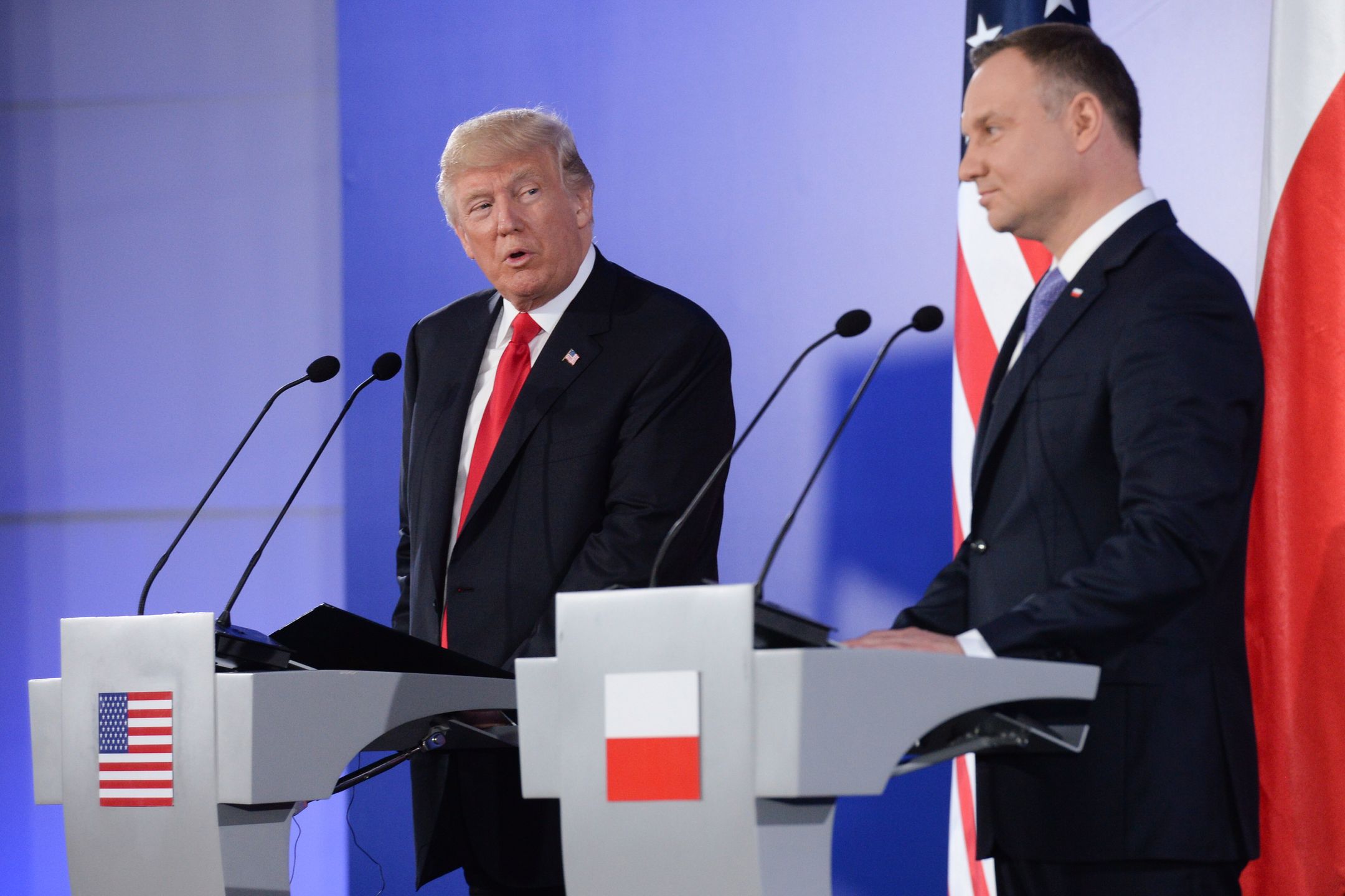 Prezydent Andrzej Duda leci do Białego Domu w momencie jednego z największych kryzysów w administracji Donalda Trumpa