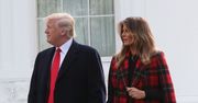 Melania i Donald Trumpowie powitali choinkę. Ich gesty mogą zdziwić