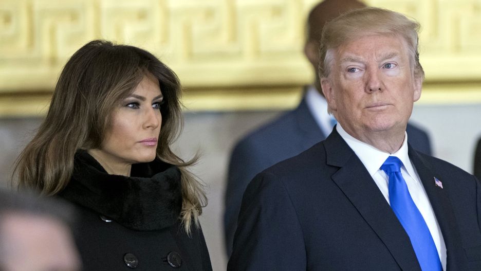Melania nie wydaje się być szczęśliwa u boku Donalda.