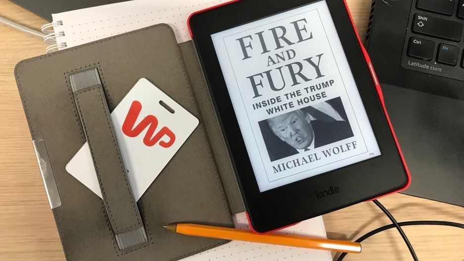 Cały świat czyta teraz książkę Michaela Wolffa o ogniu i furii w Białym Domu