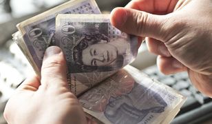 Funt kolejny dzień w górę. Koniec dodruku coraz bliżej