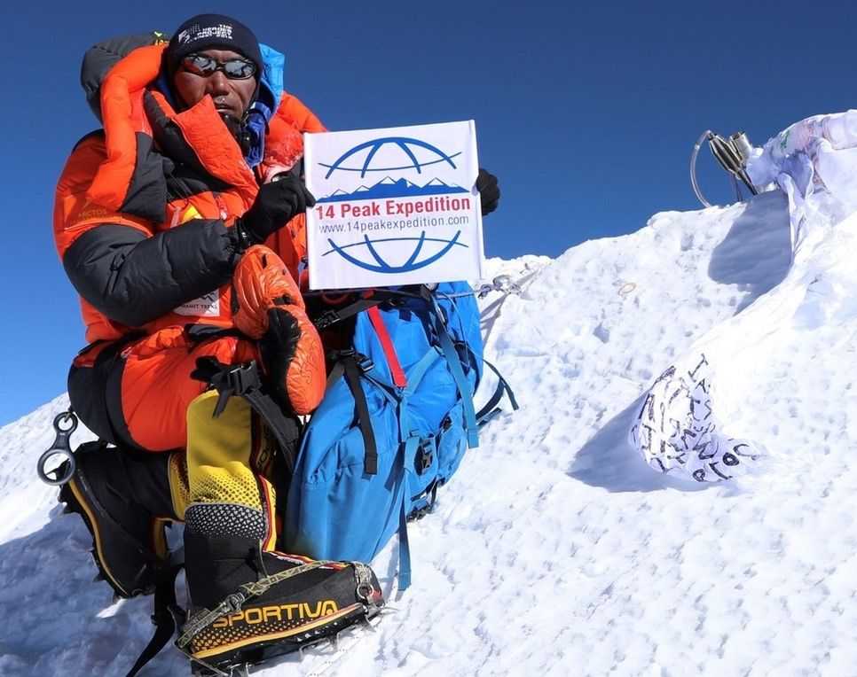 W tydzień wszedł dwa razy na Mount Everest. Znowu pobił rekord