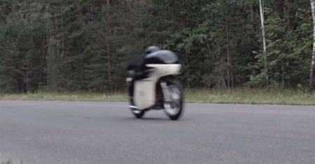 Nowy rekord prędkości na motocyklu polskiej produkcji – ponad 151 km/h junakiem