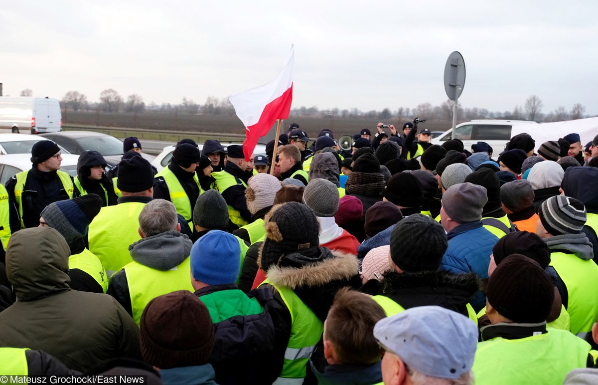 Protest rolników: ogromne utrudnienia w ruchu. AGROunia ma dość bierności rządu i domaga się spotkania z Andrzejem Dudą