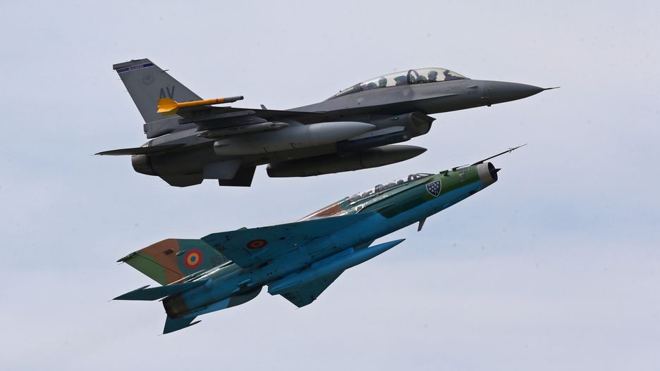 Rumuni wymieniają stare MiGi na F-16. Jak się okazuje, niedostatecznie sprawnie