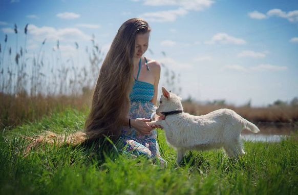 Nie ścinała włosów od 13 lat. Efekt powala na kolana!