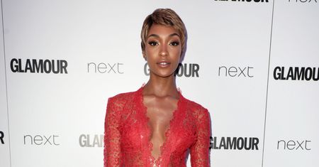 Trudne dzieciństwo, chłopak diler i nastoletnia ciąża. Dziś Jourdan Dunn stawiana jest za wzór!