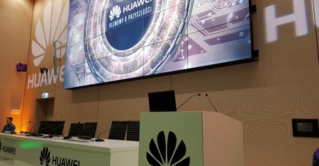 Nie, smartfony wcale nie niszczą relacji międzyludzkich. Jest raport