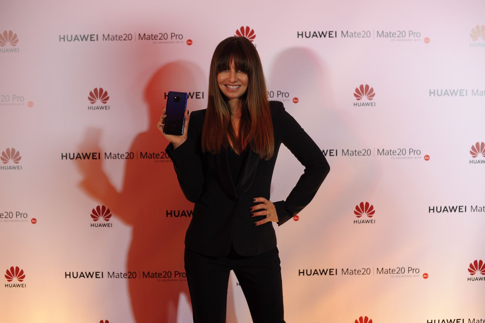 Anna Lewandowska twarzą Huawei. "Często podkradałam telefon Robertowi" 