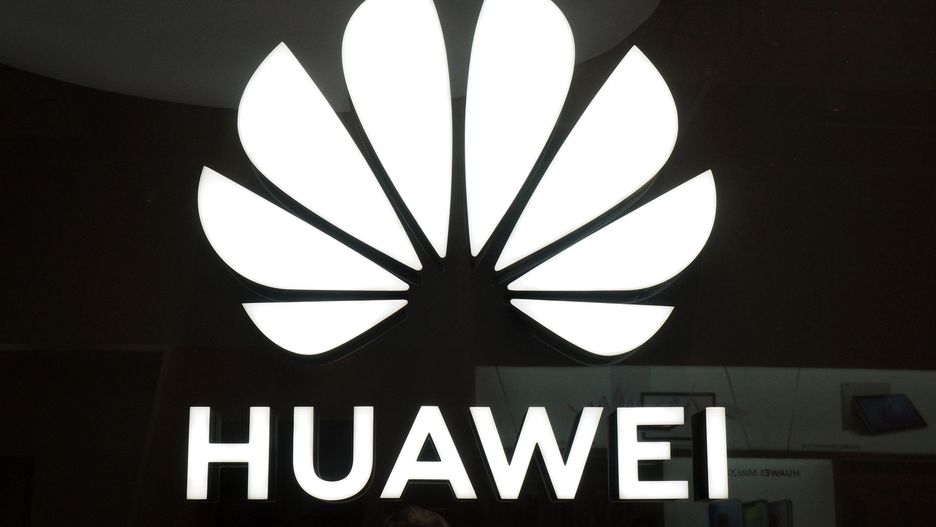 Na Huawei spadają kolejne oskarżenia