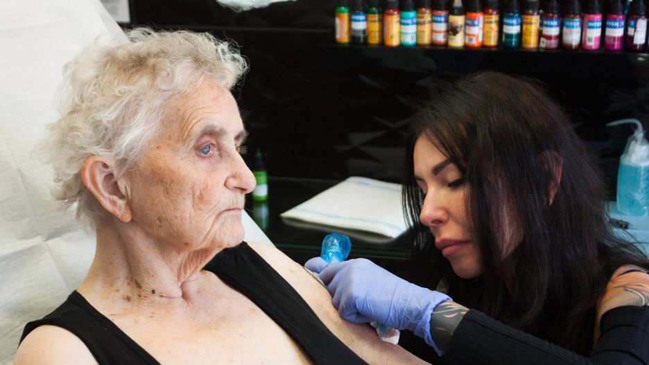 Zarówno internauci jak i tatuatorzy studia Tattoo777 są zachwyceni pomysłem Crystal