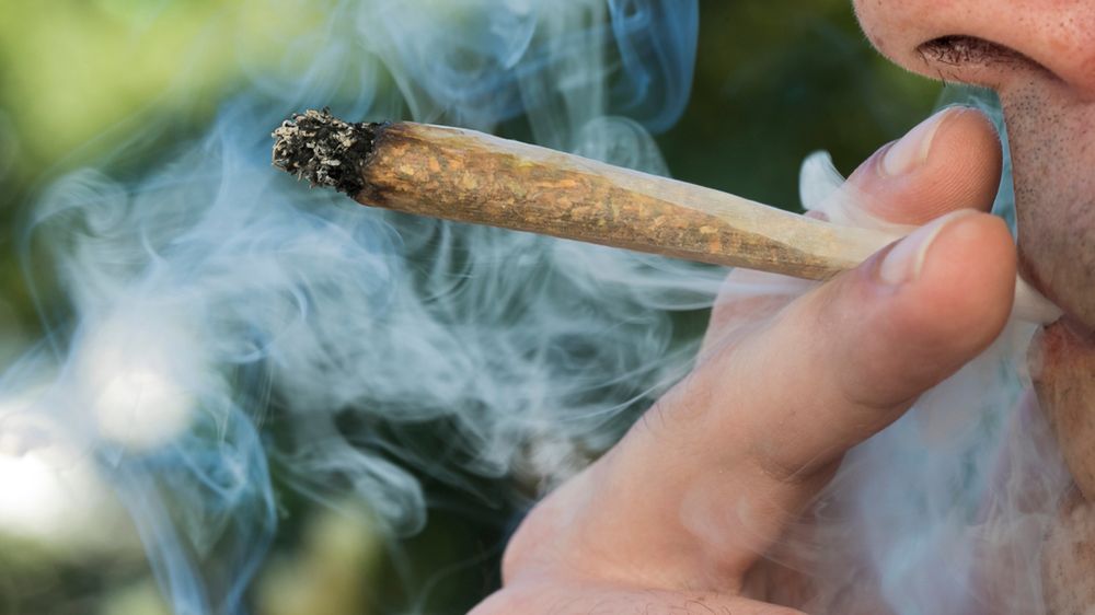 Legalizacja marihuany uderza w rynek piwa.