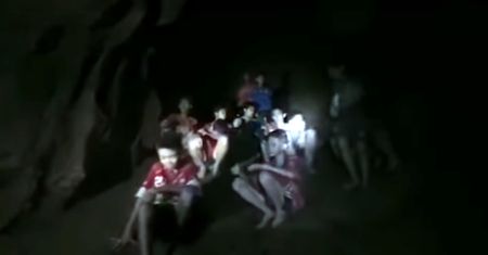 Tajska drużyna znaleziona w jaskini. To jednak nie koniec dramatu