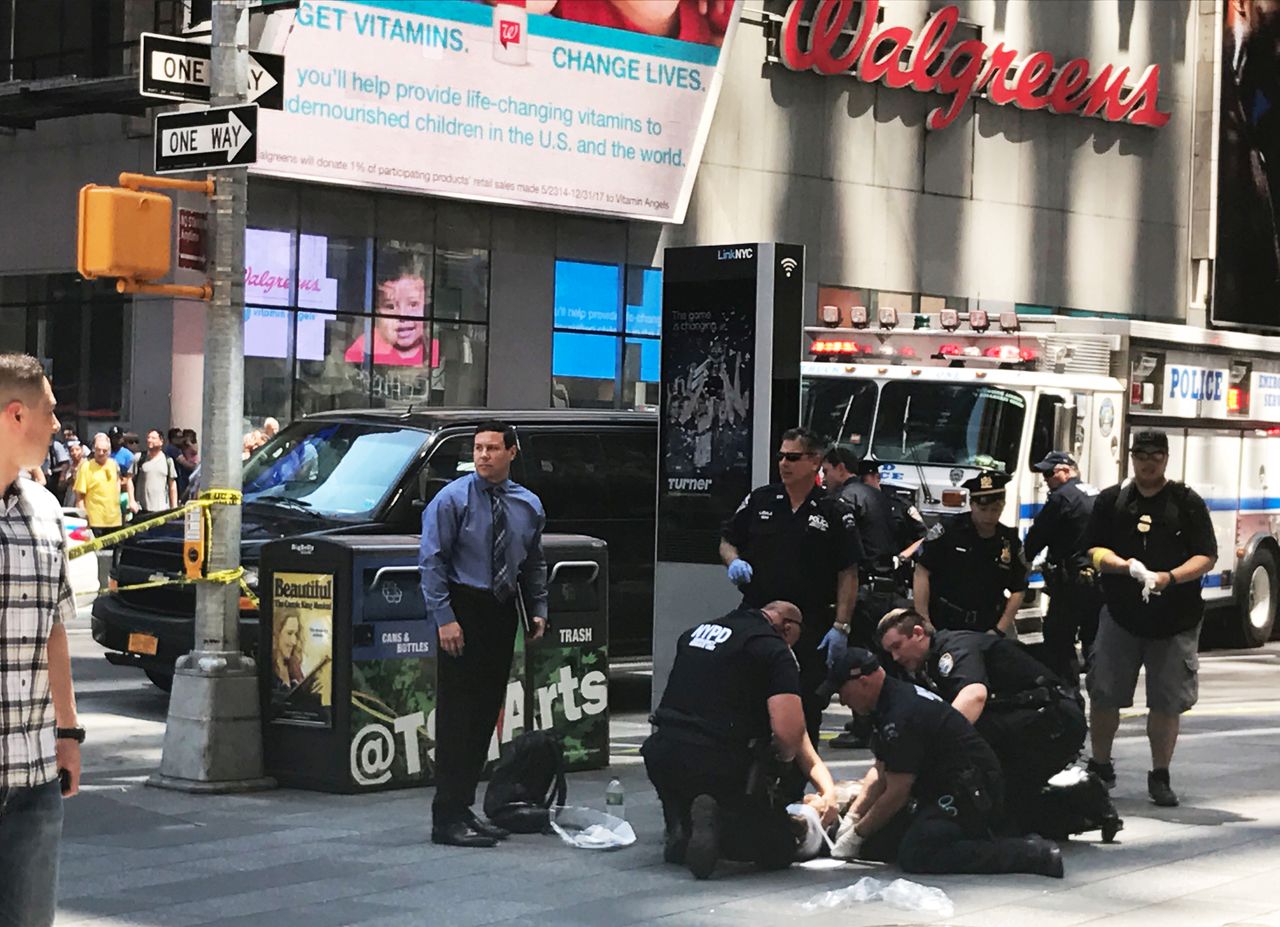 Samochód wjechał w ludzi na nowojorskim Times Square. Jedna osoba nie żyje