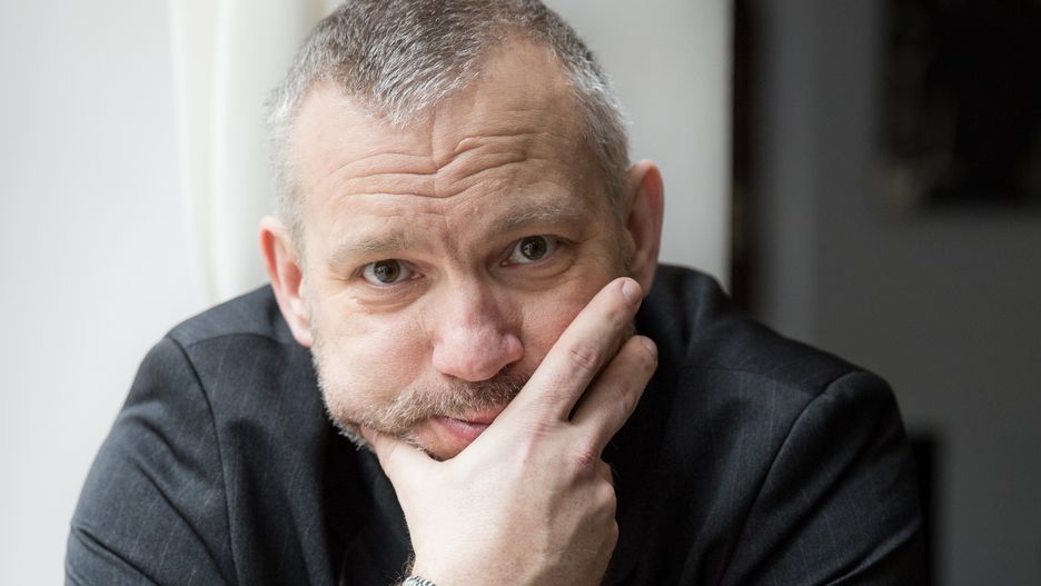 Zadebiutował w 2008 r. Po dekadzie obecności na rynku powraca z ulubionym bohaterem polskich czytelników