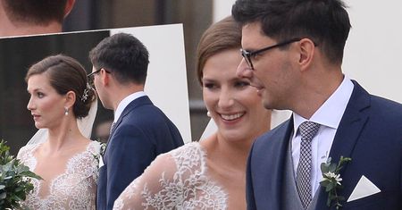 Gwiazda hitu TVN wzięła ślub w zachwycającej sukni! Wśród gości pojawiła się gwiazda "M jak miłość"