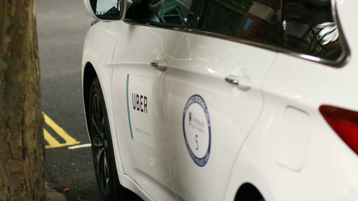 W niektórych krajach UE samochody Ubera muszą być wyraźnie oznakowane.