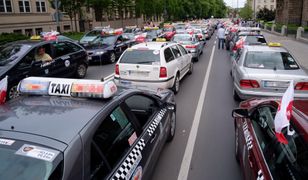 Protest taksówkarzy trwa, a ministerstwo przygotowuje nowe prawo
