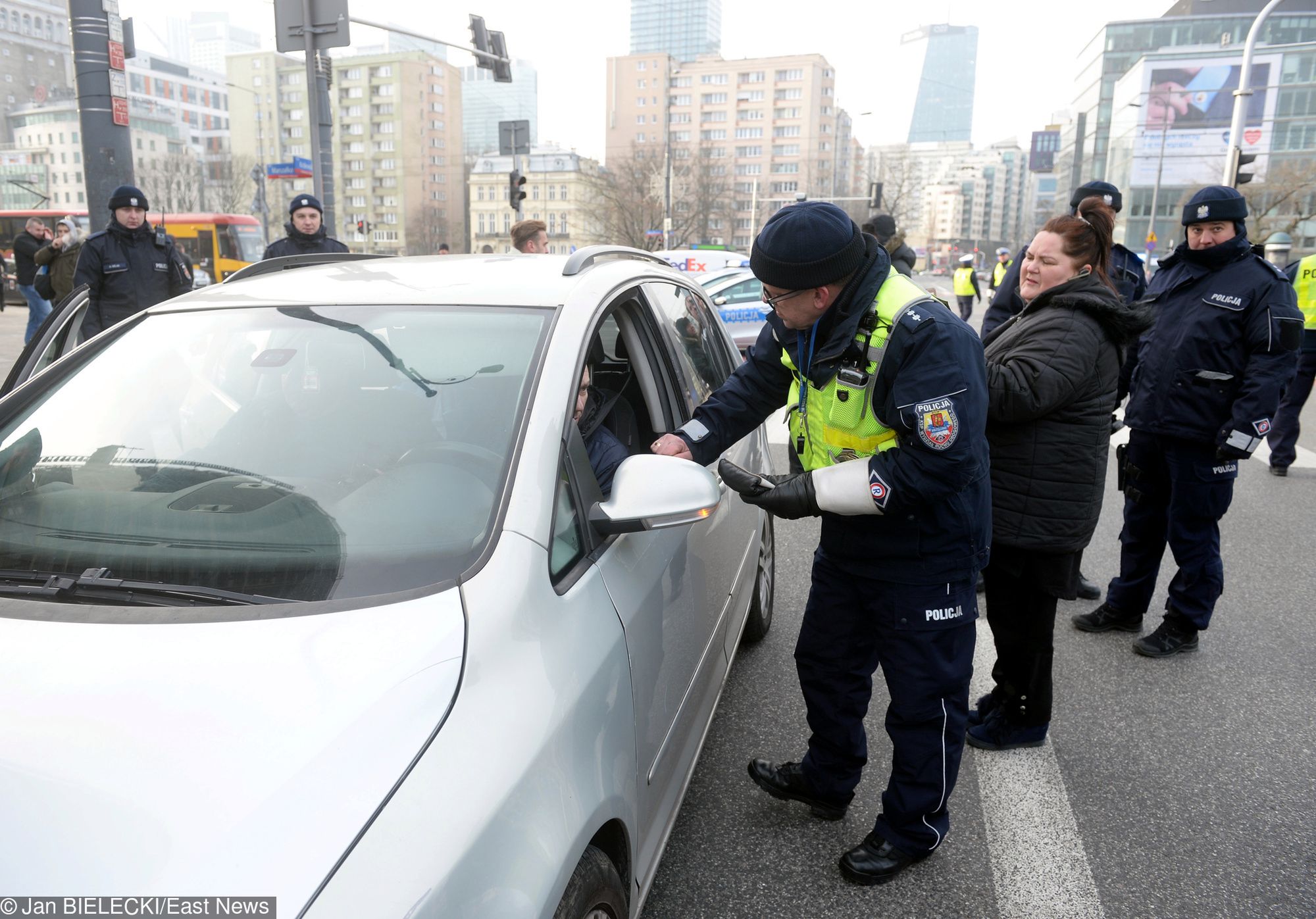Protest warszawskich taksówkarzy przeciwko działalności Ubera 