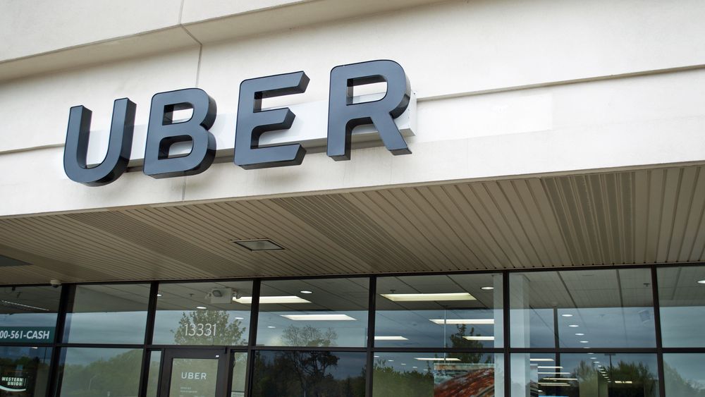 Uber pochylił się nad problemem kierowców, którzy mogli zostać zakażeni koronawirusem.