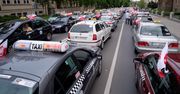 Protest taksówkarzy trwa, a ministerstwo przygotowuje nowe prawo