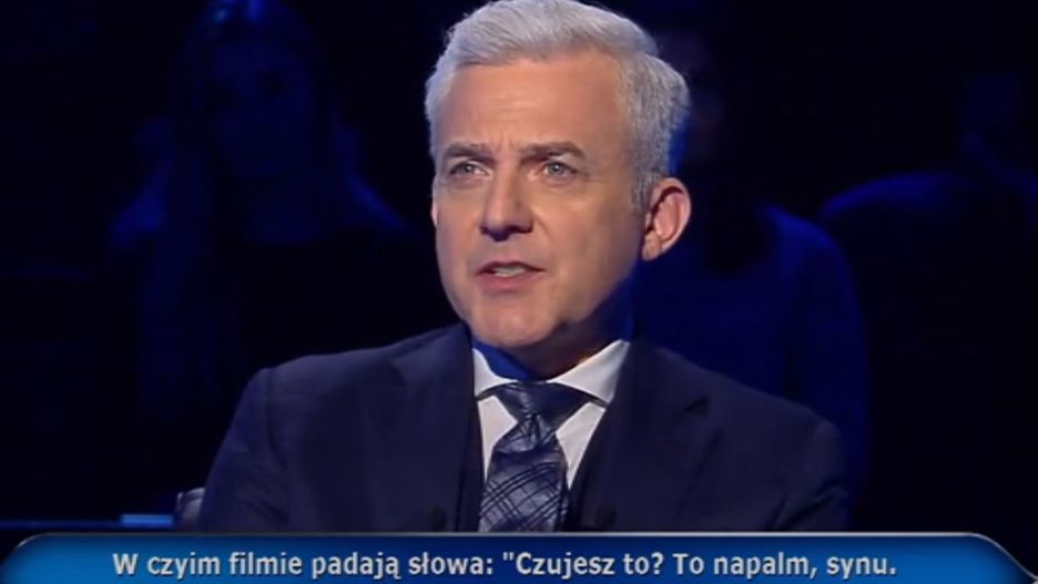 "To napalm, synu. Nic tak na świecie nie pachnie." Czyje to słowa? Zła odpowiedź zabrała mu gwarantowaną nagrodę w "Milionerach"!
