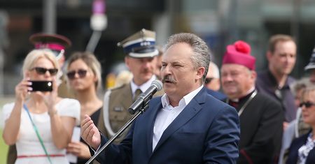Marek Jakubiak powiedział o jedno zdanie za dużo? Szybko został ukarany