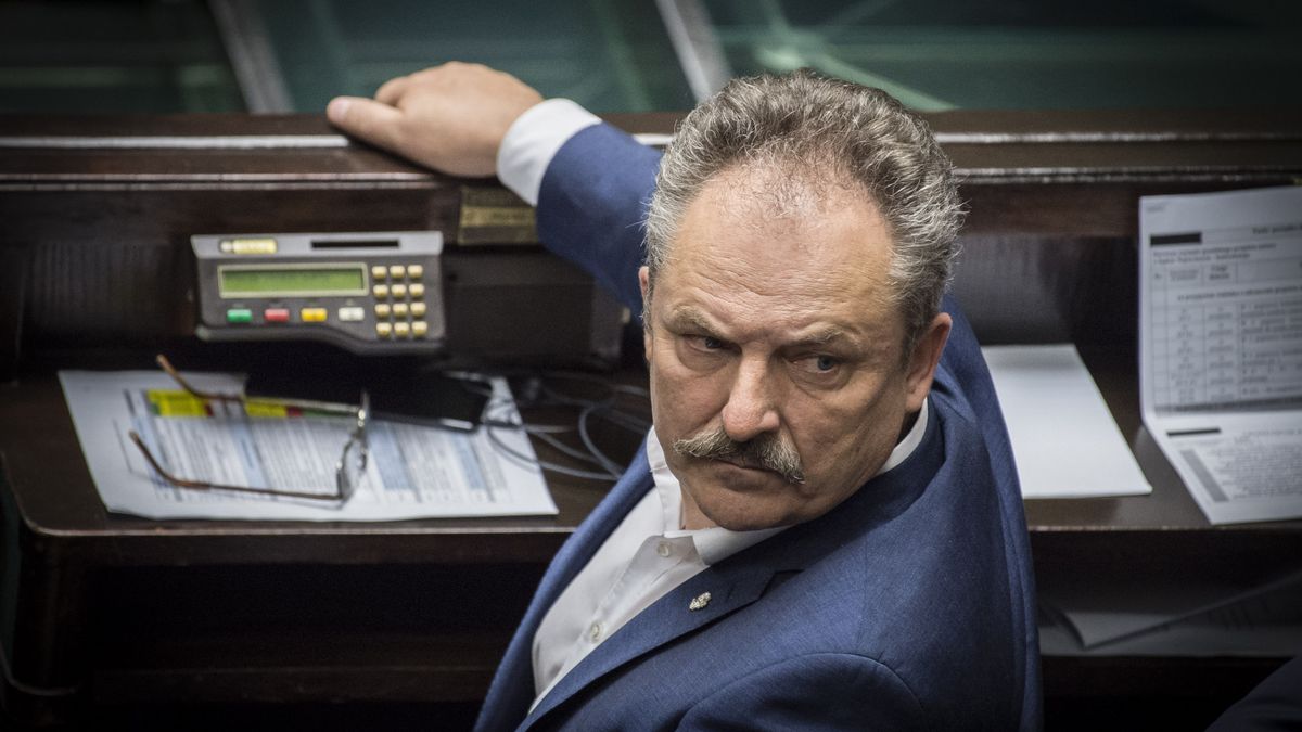 Marek Jakubiak nie zasiądzie w poselskich ławach w nowym Sejmie. Tym samym z Wiejską żegna się najbogatszy poseł poprzedniej kadencji