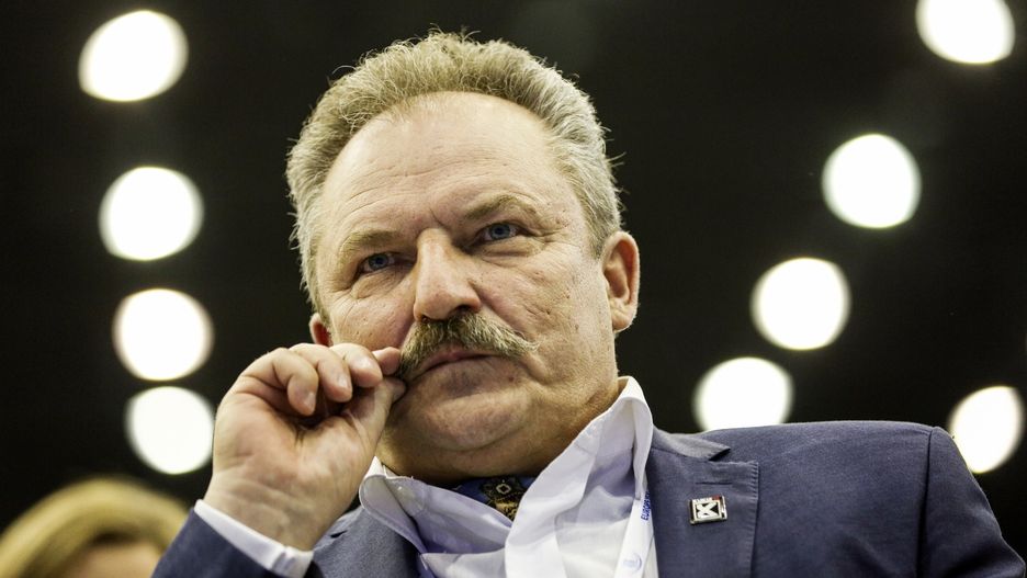 Poseł Jakubiak ma głowę do interesów i promocji