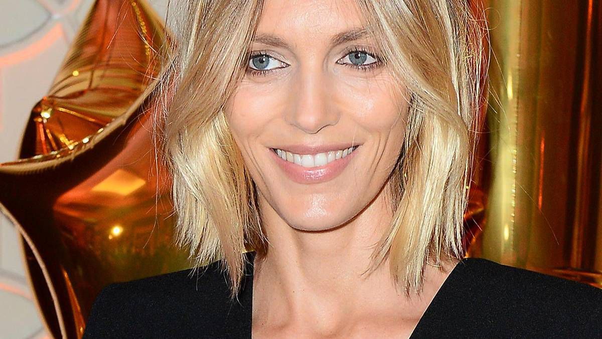 Anja Rubik w kozakach z Zary promuje trendy nadchodzącej wiosny. Wiemy, ile kosztują