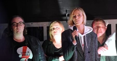 Anja Rubik w proteście przed Sejmem. Broniła edukacji seksualnej