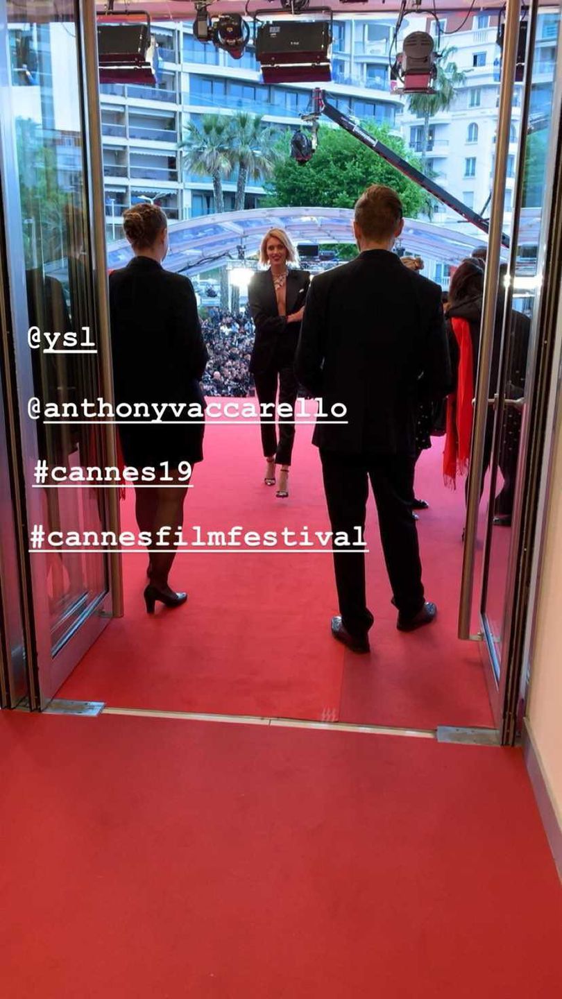 Anja Rubik wchodzi na czerwony dywan, Cannes 2019
