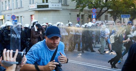 Burdy na Marszu Równości. 8 policjantów rannych, 21 osób zatrzymanych