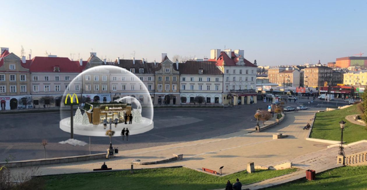 Szklana kula w Lublinie. W środku McDonald’s