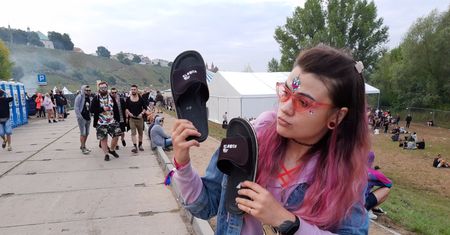 Wielki test klapek Kubota. Czy da się w nich przeżyć letni festiwal?