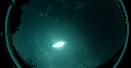 Wielkie kule ognia nad południową Anglią. Ludzie wyszli z domów