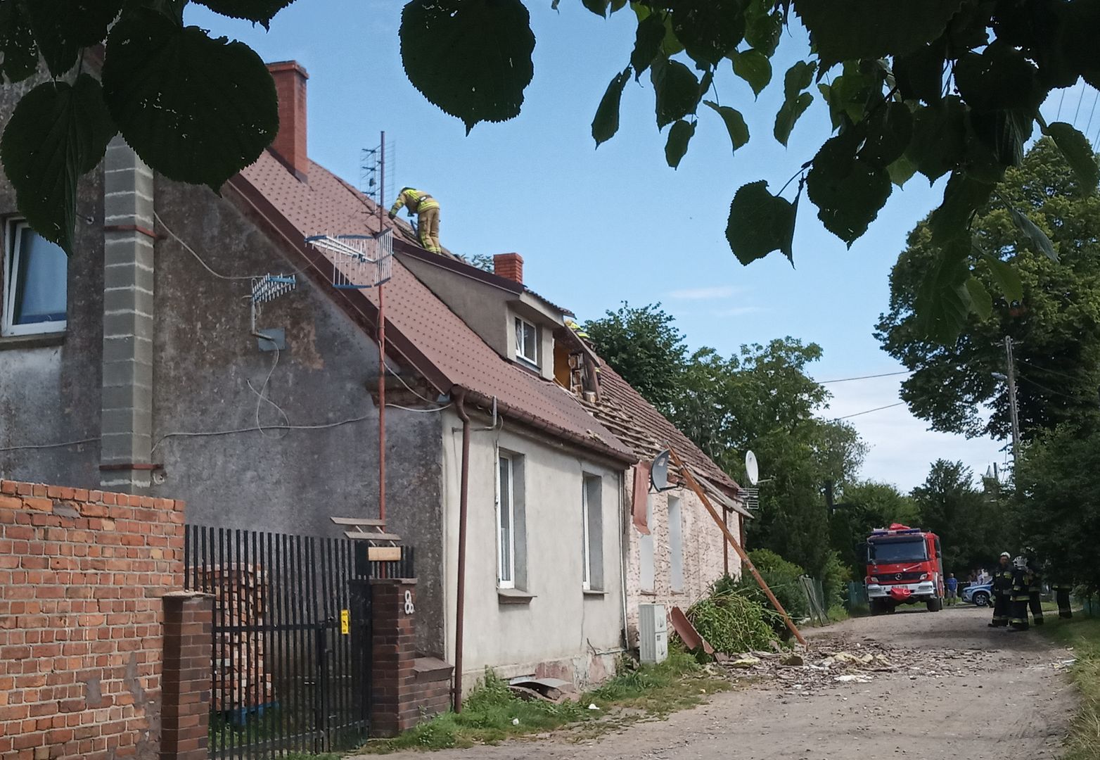 Małoszyce. Wybuch gazu. Jedna osoba poparzona, wielu ewakuowanych