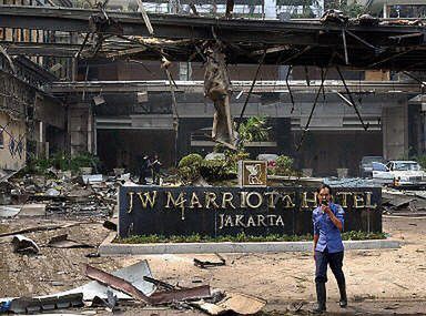 Wzrasta liczba zabitych w hotelu w Dżakarcie