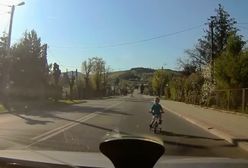 Nowy Sącz: dziecko na rowerku na środku drogi. O krok od tragedii