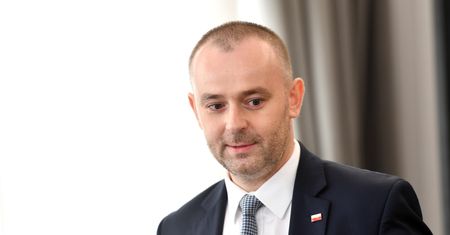 Pomoc dla frankowiczów. Minister Mucha odpowiada na zarzuty ambasadorów Niemiec, Austrii, Hiszpanii i Portugalii