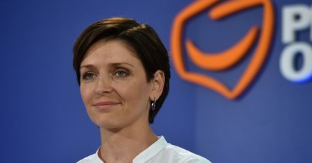 Posłanka została pisarką. Joanna Mucha z PO wydaje książkę o świecie po katastrofie