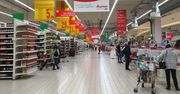 Protest okupacyjny "Solidarności" w Auchan. Do akcji dołączył Alfred Bujara