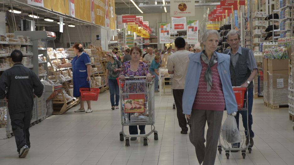 Auchan przejmuje dwie lokalizacje po sklepach Piotr i Paweł.