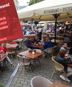 Koronawirus. Dostawy już nie wystarczą. Restauracje oferują bony na przyszłość