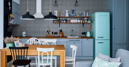 Kolorowe meble kuchenne. Przegląd inspirujących rozwiązań
