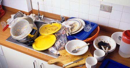 Ani deska do krojenia, ani kuchenny blat. To miejsce jest największym siedliskiem zarazków i brudu