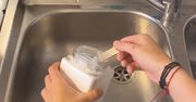 Zamiast kreta, użyj do zlewu w kuchni tego produktu. Udrożni odpływ i brzydki zapach zniknie