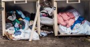 Stare ciuchy straszą. Nielegalne kontenery na odzież używaną problemem we Wrocławiu